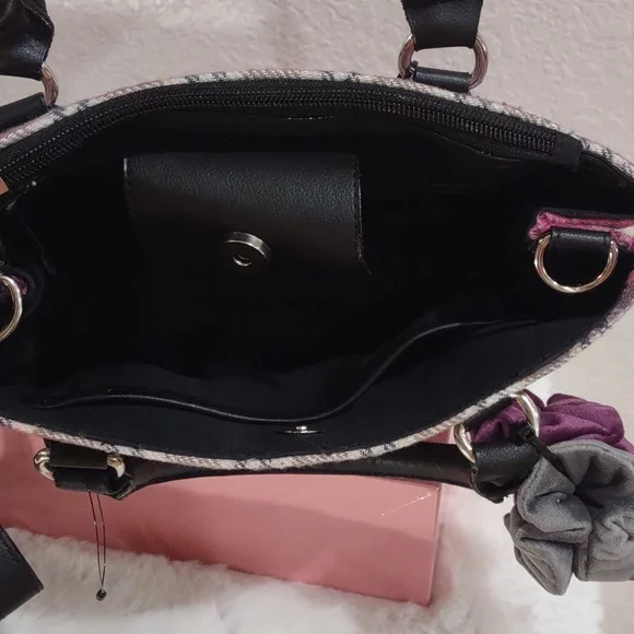 NANETTE LEPORE Satchel Bag. - Picture 6 of 17